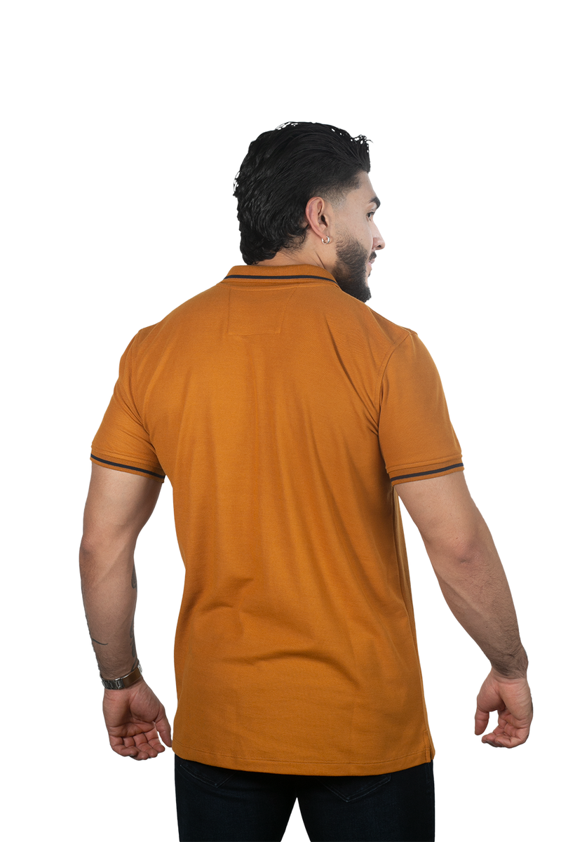 Camiseta tipo polo basica para hombre color ocre